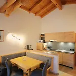 Lägenhet Piz Mundin By Interhome